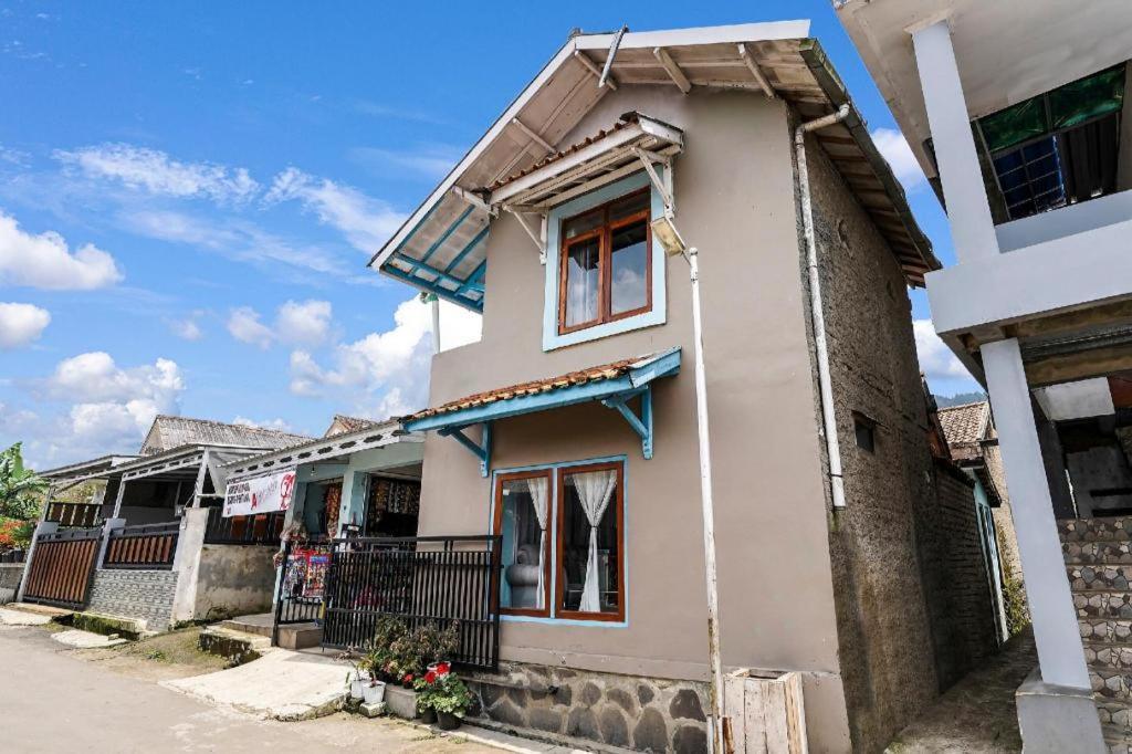 Oyo Homes 91006 Eco Tourism Desa Cibodas Areng 5 Syariah 2* Bandung